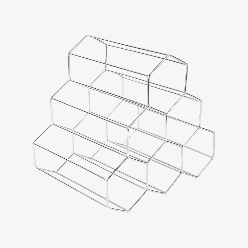 木製のワインラックではなく鉄製のワインラックを選ぶ人が増えているのはなぜですか?